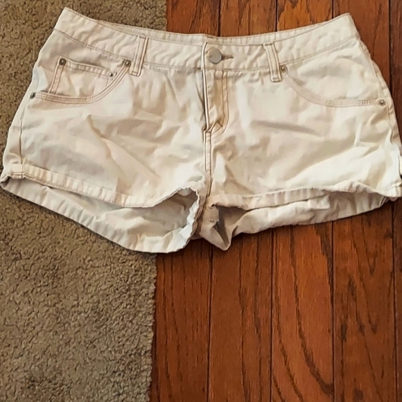 Womens jordache khaki shorts size 11/12 - Picture 1 of 2